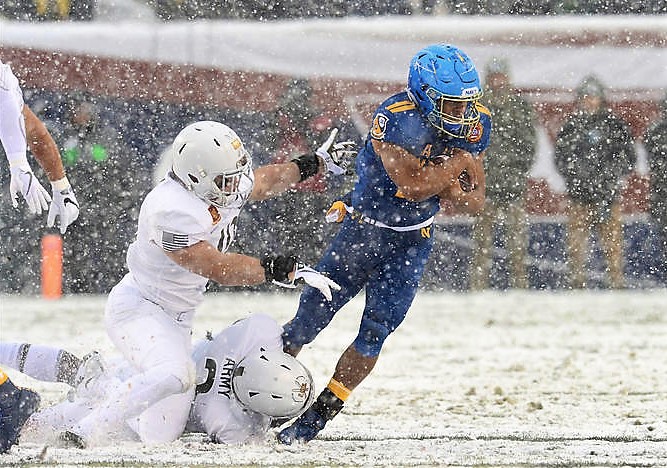 Navy-QB-Malcolm-Perry.jpg